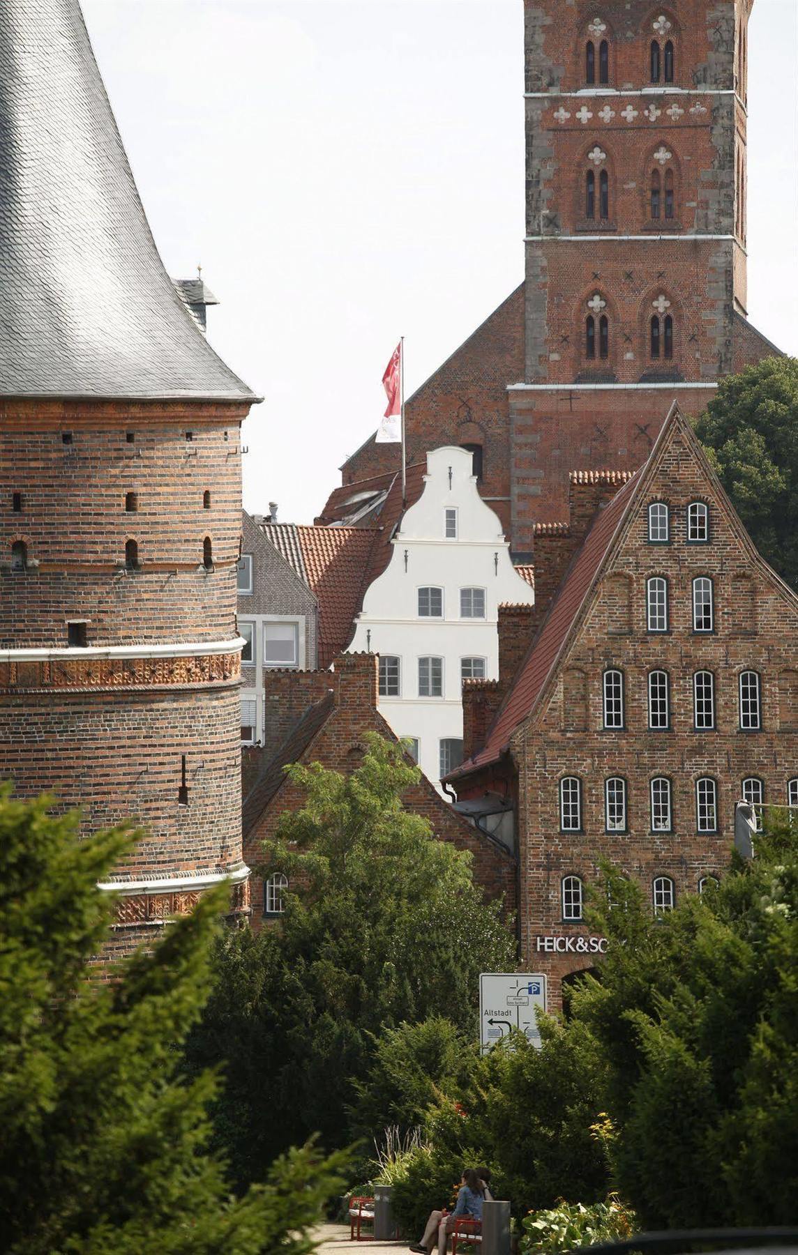 Hotel Jensen Lubeck Exterior photo