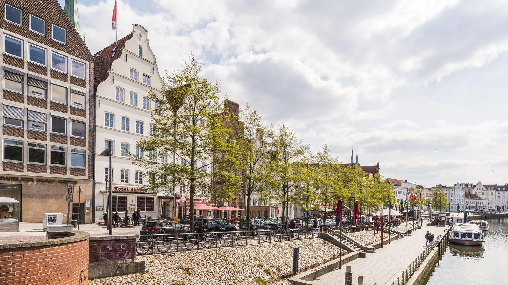 Hotel Jensen Lubeck Exterior photo